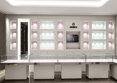 کابینت نمایشگاه جواهرات رنگ سفید مات با دکوراسیون نوردهی LED